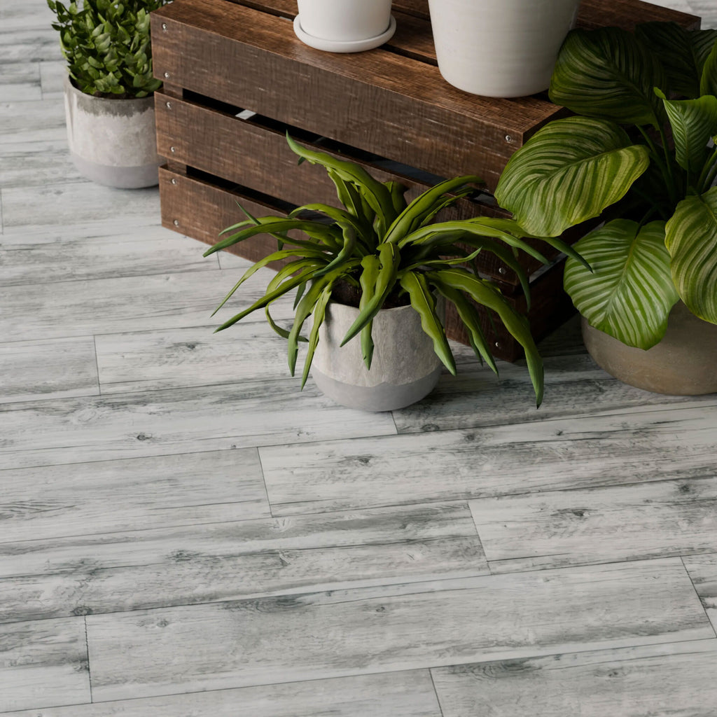 Lame PVC clipsable bois gris clair - décor bois - 122 x 18 cm - 4 mm