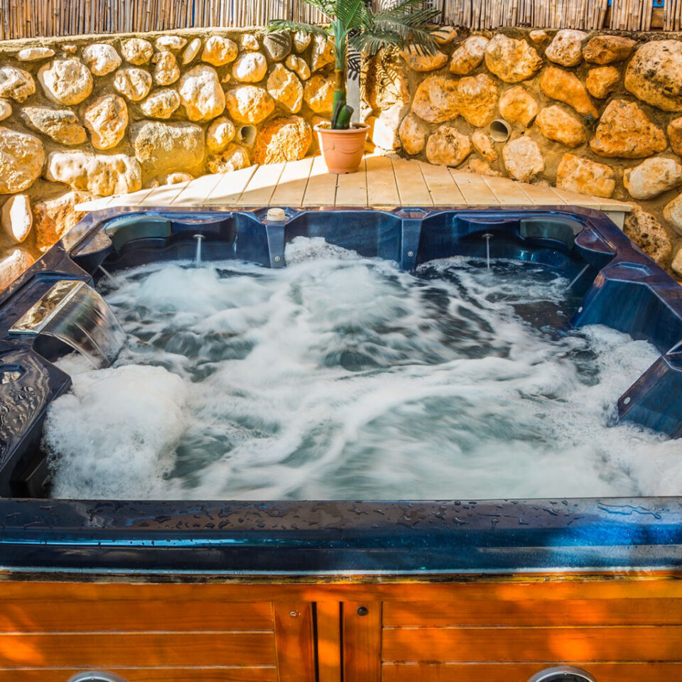 Comment aménager un coin spa à la maison : spa hydromassant, détente & bien-être